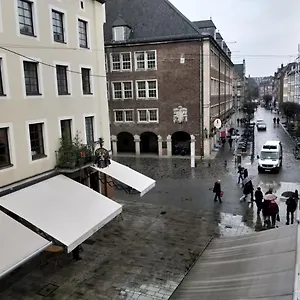 https://avi-deluxe-altstadt-apart.topcolognehotels.com